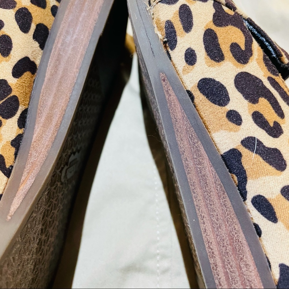 Dr. Scholl's Cheetah Leopard Comfort Loafers - Picture 6 of 9